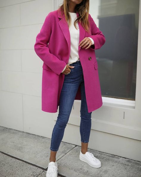 Bright Pink Coat Outfit, Pink Long Coat Outfit, Pink Coat Outfit Winter, Pink Coat Outfit, Coat Outfit Casual, Long Coat Outfit, Pink Winter Coat, Winter Coat Outfits, Pink Coat