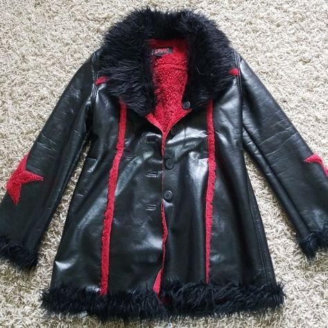 Tripp nyc fur coat Winter Goth Outfits, Mall Goth Outfits, Star Coat, Goth Coat, Star Clothing, Fur Leather Jacket, Diy Fashion Clothing, Tripp Nyc, Psychobilly