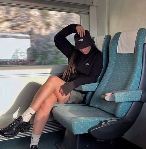 Nike Air Max Tn Outfit, Air Max Plus Outfits, Nike Airmax Plus, Nike Tn, Pretty Shoes Sneakers, Nike Air Max Tn, Nikes Girl, Air Max Plus, Alternative Outfits