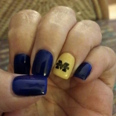 Michigan Wolverine nails for 2017! U Of M Nails, Michigan Football Nails, Michigan State Nails Designs, University Of Michigan Nails, Michigan Nails Go Blue, Michigan Wolverine Nails, Michigan Wolverines Nails, Michigan Nails, Michigan Nails Wolverines