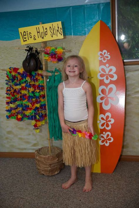 Luau | CatchMyParty.com Hawaii Birthday Party Ideas, Hawaiian Graduation, Hawaiian Birthday Party Ideas, Birthday Luau, Luau Birthday Party, Hawaiian Birthday Party, Hawaiian Birthday, Hawaii Party, Backdrop Photo