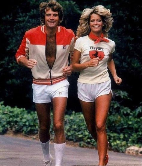 #farrahfawcett Mode Tennis, Farrah Fawcet, Lee Majors, Fila Vintage, Farrah Fawcett, Jaclyn Smith, Tennis Fashion, Foto Vintage, Film Tv