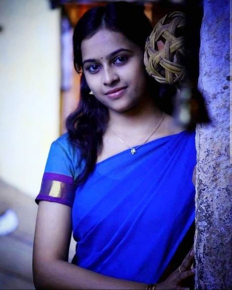 Sridivya Hd Images, Sri Divya, Beautiful Brown Hair, Moms Photography, Cute Couples Photography, Indian Actress Hot Pics, Hd Images, Hd Wallpaper, Saree