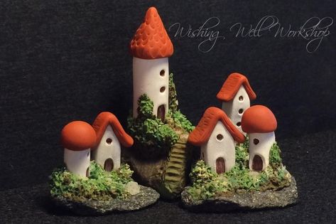 P0lymer Clay, Polymore Clay Ideas, Polymer Clay Fairy House, Clay Village, Polymore Clay, Clay Disney, Polymer Charms, Miniature Village, Polymer Clay Miniature