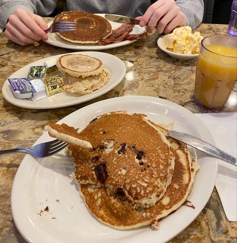 Breakfast | diner | pancakes | chocolate chip pancakes | english muffin | orange juice | vanilla ice cream | date | brunch Pancake Diner Aesthetic, Diner Breakfast Aesthetic, Pancakes Chocolate Chip, Diner Pancakes, Diner Breakfast, Pancakes Chocolate, Breakfast Diner, Devney Perry, Sarah Dessen