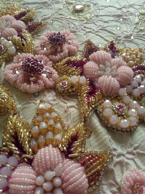 3d Embellishments Haute Couture, Coral Motifs, Motifs Embroidery, Holiday Europe, Fashion Style Outfits, French Embroidery, Jewel Design, Embroidery Fashion Detail, New Embroidery Designs