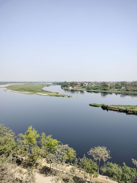 Yamuna river in Mathura, Uttar Pradesh, India! Little Kanha Ji Images, Yamuna River, Cardboard Chair, Travel In India, Independence Day Drawing, Science Activity, Uttar Pradesh, Incredible India, Science Activities