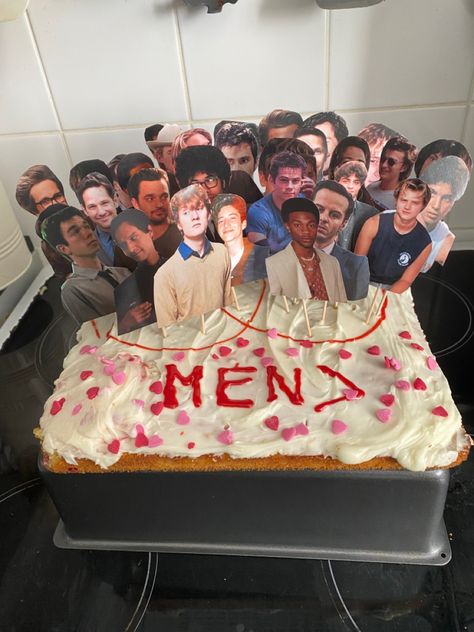 men cake celebrity crush cake best friends venn diagram cake Cakes With Celebrity Crushes, Celeb Crush Cake, Celebrity Crush Cake, 17th Cake, Celebrity Cake, Men Cakes, Crush Cake, Random Vibes, 18th Cake