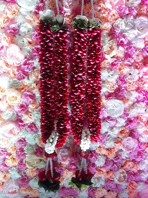 Rose Petals Garland, Petals Garland, Venue Decor, Garland Wedding, Flower Phone Wallpaper, Artificial Roses, Best Day Ever, Wedding Looks, Flower Petals