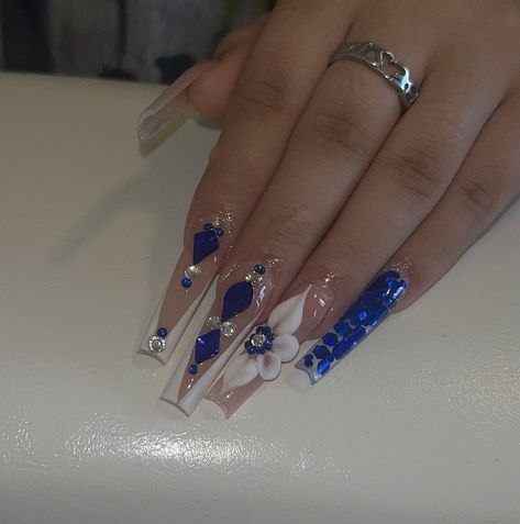 Blue Quince Nail Ideas, Nails Blue Quince, Royal Blue Quince Nails Medium, Royal Blue And Silver Quinceanera Nails, Nails Acrylic For Quince Blue, Blue Diamond Nails, Euphoria Nails, Blue And Silver Nails, Blush Nails