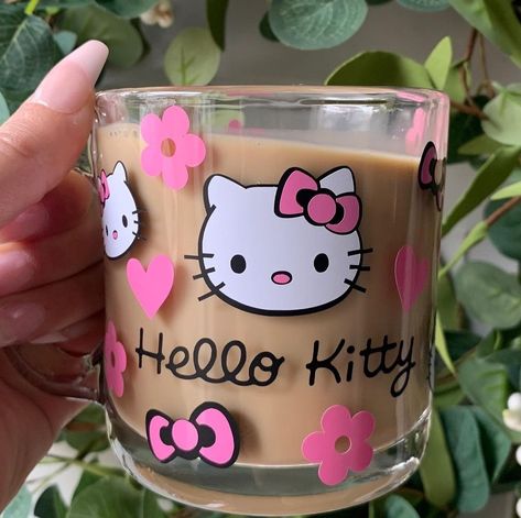 Mha Dr, Sanrio Stuff, Kawaii Room Decor, Hello Kitty My Melody, Kawaii Room, Chicken Pasta, Funky Art, Girly Girl, Glass Design