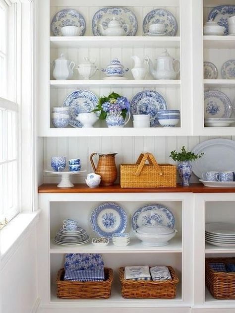 Tasteful Ways to Add Color to Your Kitchen White Medicine Cabinet, Style Pantry, Blue Dishes, Blue White Decor, Room Display, Up House, Blue And White China, Summer Home Decor, White China