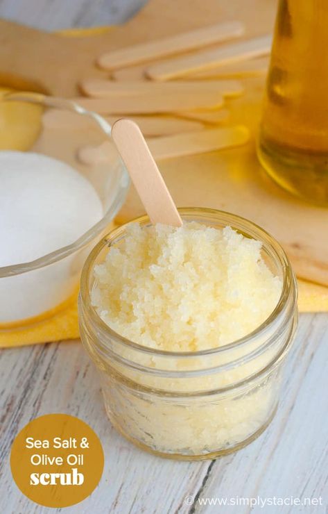 Olive Oil Scrub, Sugar Body Scrub Diy, Scrub Homemade, Salt Scrubs, Sea Salt Scrubs, Body Scrub Recipe, Scrub Corpo, Homemade Scrub, Diy Body Scrub