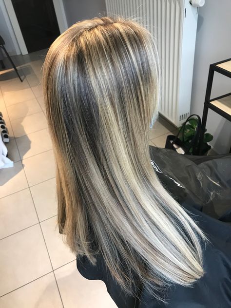 Platinum Balayage On Brown Hair, Platinum Blonde Balayage On Brown Hair, Platinum Blonde Balayage On Dark Hair, Bonde Hair, Brown Hair With Blonde Balayage, Platinum Blonde Balayage, Balayage Hair Dark, Balayage Blonde, Dirty Blonde Hair