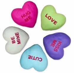 21 easy homemade #gift ideas for your #Valentine! Conversation Hearts Crafts, Pie Bakery, Homemade Gift Ideas, Valentine Candy Hearts, Handmade Gifts For Friends, Easy Holidays Crafts, Heart Pillows, Heart Cushion, Conversation Heart