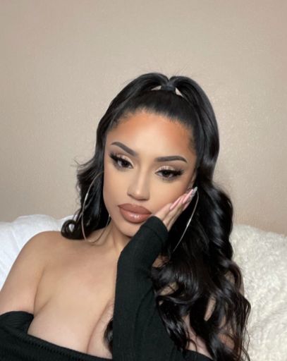 Half Up Half Down Baddie Hairstyle Formal Makeup, Half Updo, Flat Iron Hair Styles, Half Up Half Down Hair, Fantasy Hair, Long Black Hair, Hair Maintenance, Half Up Hair, Baddie Hairstyles