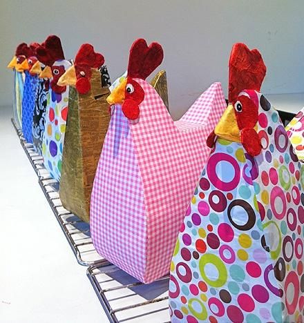 Make a paper hen out of a cereal box, website has instructions Chicken Crafts, Folding Origami, Paper Projects, Diy Projects To Try, Crafts To Do, Kids Crafts, Paper Crafting, Easter Crafts, Cereal Box