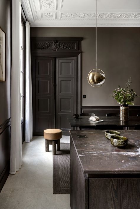 Meet the Black Tie Kitchen: A Dark and Moody New Kitchen in a Historic Paris Apartment Colonial Renovation, Interior Minimal, Moody Decor, Brown Rooms, Black Rooms, Brown Kitchens, Paris Apartments, Apartment Kitchen, Black Kitchens