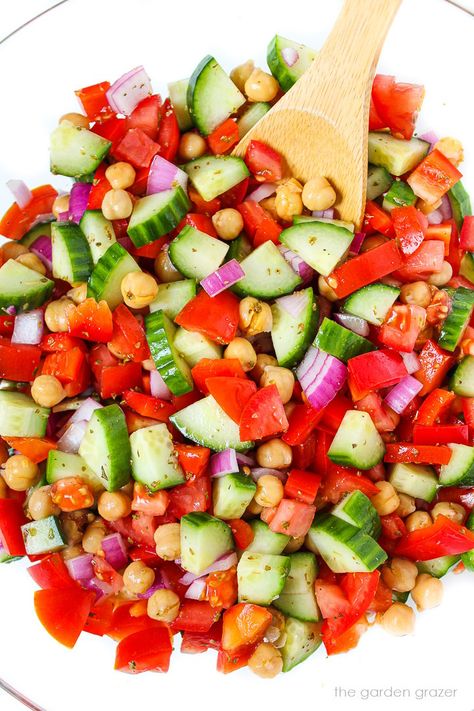 Greek Chopped Salad, Garden Grazer, Vegan Taco Salad, Vegan Feta Cheese, Italian Chopped Salad, Salad Easy, Meatless Recipes, Greek Salad Recipes, Vegan Salad Recipes