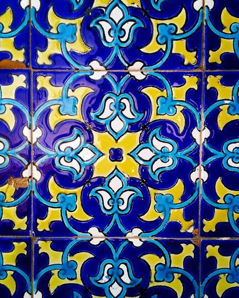 Persian Tile Pattern, Iranian Tile Pattern, Iranian Art Pattern, Iranian Motifs, Architecture Iranian, Iranian Pattern, Iranian Tile, Islamic Culture Art, Iranian Design