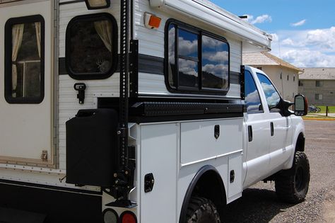 A very nice built FWC on Ford super duty. - Expedition Portal - note highlift jack and jerry can?? Flatbed Camper, Alaskan Camper, Diesel Motorhomes For Sale, Utility Bed, Camper Tops, Pickup Trucks For Sale, Pickup Camper, Tactical Truck, Service Truck