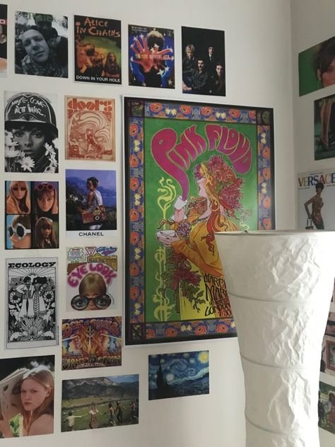 Pink Floyd Room Decor, Pink Floyd Room, Organizing Room, Pink Floyd Poster, So Aesthetic, Dorm Inspo, Future Room, Apartment Bedroom, Alice In Chains