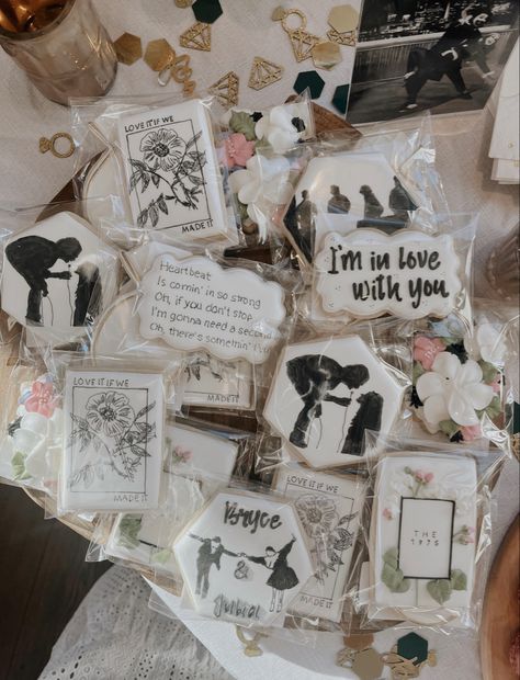 The 1975 Wedding, Engagement Cookies, Cookies Wedding, Second Love, The 1975, Im In Love, Wedding Theme, In A Heartbeat, Future Wedding