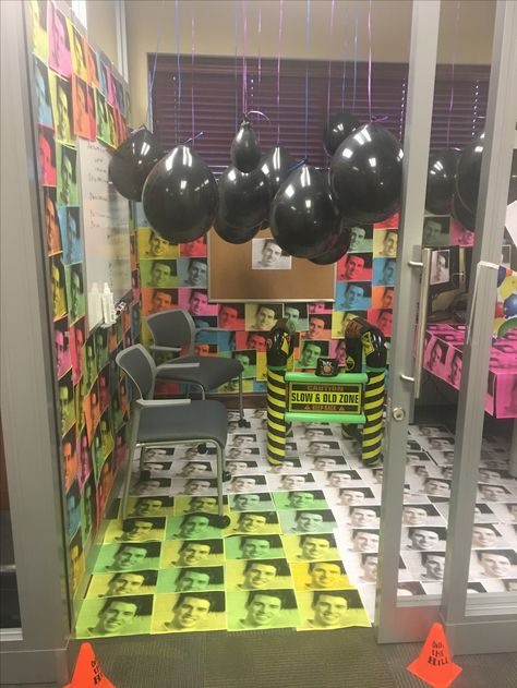 Funny Work Birthday Decorations, Senior Prank Ideas High Schools, Office Birthday Prank Ideas, 50th Birthday Pranks, Office Birthday Pranks Boss, Funny Office Birthday Decorations Pranks, Office Birthday Pranks, Funny Birthday Pranks, Office Pranks Desk