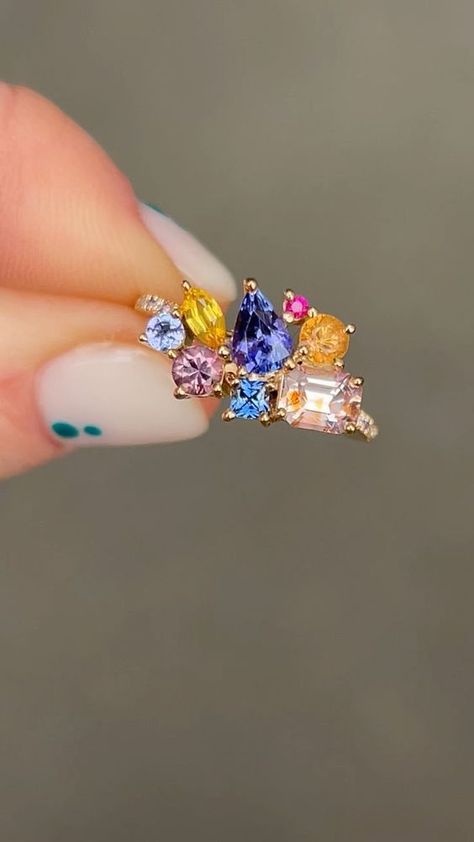 Multi Colored Engagement Rings, Color Stones Jewelry, Colored Stone Rings, Colored Engagement Rings, Colorful Jewelry, Color Ring, Dream Jewelry, Engagement Rings Sapphire, Pretty Jewellery