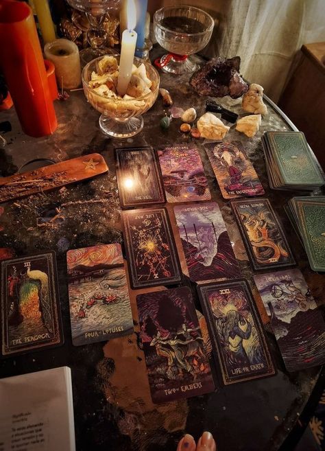 Witch Core, Witch Spirituality, Baby Witch, Modern Witch, Season Of The Witch, Spells Witchcraft, Practical Magic, Witch Aesthetic, Reading Tarot Cards