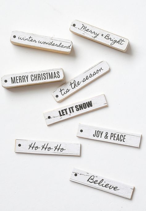 Diy Christmas Stuff To Sell, Diy Tags For Gifts, Wooden Tags Ideas Diy, Wooden Christmas Tags, Winter Tags, Domino Crafts, Free Printable Tags, Wood Tags, Winter Wonderland Christmas