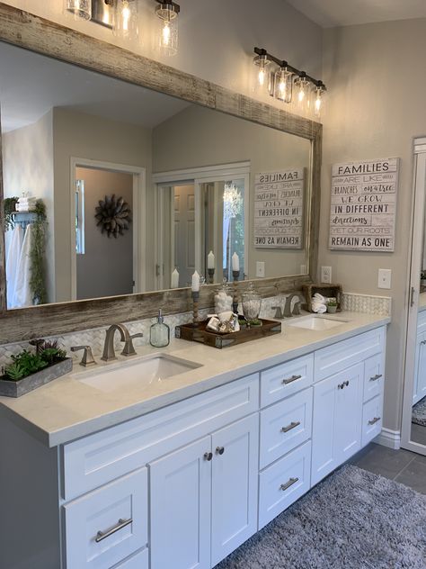 Farmhouse Master Bath With Makeup Vanity, Mirror Over Tub Master Bath, Mirror In Bathroom Ideas Master Bath, Rustic Master Bath Country, Double Sink Decor Master Bath, Double Sink Mirrors Master Bath, Country Chic Master Bath, Master Bath Staging Ideas, Master Bath With White Vanity