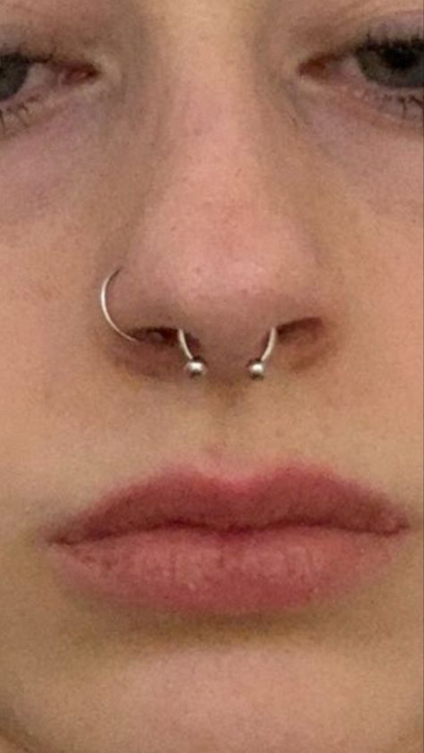 Cute Peicerings Face, Nostril Piercing And Septum, Septum With Nose Piercing, Septum Piercing And Nose Ring, Nose And Septum Piercing, Nostril And Septum Piercing Together, Septum And Nose Piercing Together, Septum And Nostril Piercing, Nose Pricing