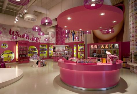 Barbie Store Barcelona ..wish I would have went here when I was in Barcelona! Coquette Stores, Barbie Store, 17th Century House, Health Care System, Neon Bedroom, Concept Models Architecture, The Last Meal, Barbie Room, Elegant Bedroom