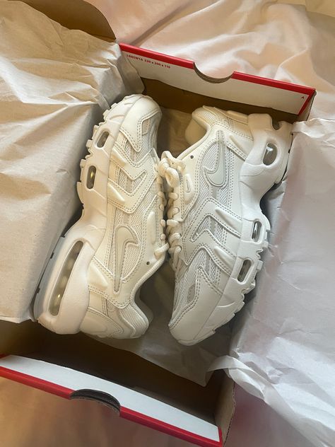 White Chunky Trainers, Nike Air Max 96, Air Max 96, Mode Hippie, Trendy Shoes Sneakers, Dr Shoes, Chunky Trainers, Fresh Shoes, Hype Shoes