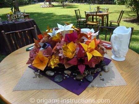 Wedding Origami Centerpiece Origami Centerpiece Wedding, Origami Centerpiece, Groom Centerpiece, Wedding Origami, Pinterest Flowers, Flowers Origami, Paper Flower Wedding, Brides Table, Paper Flower Centerpieces