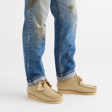 BARBARAPPA on Tumblr Clarks Shoes Mens Outfit, Clarks Wallabees Men, Clarks Shoes Mens, Clarks Originals Men, Suede Outfit, Clarks Wallabees, Suede Chukka Boots, Suede Chukkas, Men's Clarks