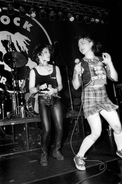 90s Pictures, Yo Mtv Raps, Feminist Punk, Kathleen Hanna, Androgynous Women, What Is Feminism, Women Feminism, Girl Punk, Riot Grrrl