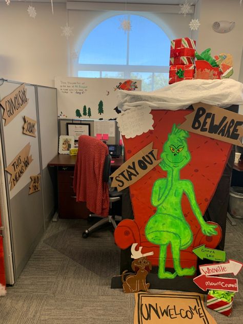 The Grinch Desk Decorations, Grinch Cubical Decorations, Grinch Christmas Cubicle Decorations, Grinch Office Decorating Ideas Diy, Christmas Cubicle Decorations Contest Grinch, Office Cubical Christmas Decorating Ideas, Whoville Desk Decorations, Decorating Desk At Work For Christmas, Grinch Work Decorations