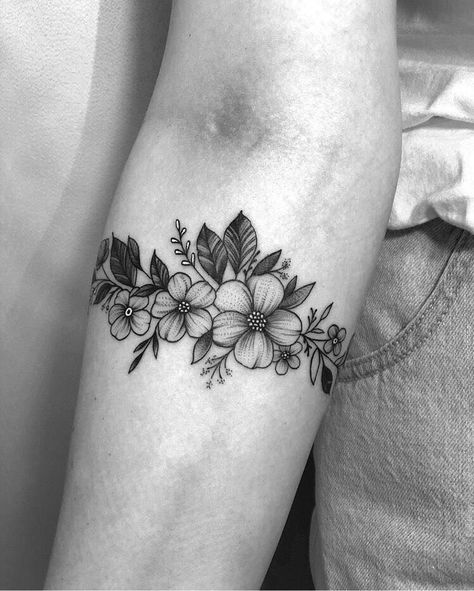 Thick Line Tattoos Cover Up, Flower Band Tattoo Design For Women, Floral Arm Band Tattoo For Women, Floral Wrist Tattoo Bracelets, Small Cover Up Tattoos For Women, Rose Bracelet Tattoo, Flower Cuff Tattoo, Arm Tattoos To Cover Scars, Wrist Cuff Tattoos For Women