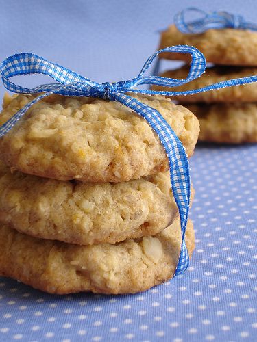 Coco Cookies, Hawaiian Cookies, Macadamia Nut Cookies, Walnut Cake, Coconut Cookies, Hawaiian Food, Cake Mix Recipes, Biscuit Cookies, Unique Recipes