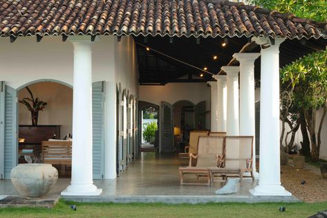 🏠 𝐂𝐨𝐥𝐨𝐧𝐢𝐚𝐥 𝐕𝐢𝐥𝐥𝐚𝐬 𝐢𝐧 𝐒𝐫𝐢 𝐋𝐚𝐧𝐤𝐚 🏠 Sri Lanka is home to colonial villas- here’s more on the beauty of colonial architecture and how it still exists in the country today 🌅 Discover the aesthetics of gothic architecture in accommodations that offer you the best of the present-day facilities. 𝓑𝓸𝓸𝓴 𝓷𝓸𝔀 𝓪𝓷𝓭 𝓮𝔁𝓹𝓮𝓻𝓲𝓮𝓷𝓬𝓮 𝓽𝓱𝓮 𝓶𝓪𝓰𝓲𝓬! 👇 https://topnotchvillasinsrilanka.com/colonial-villas Call, DM, or WhatsApp us on: 📞 - +947745 300 61 (https://wa.me/94774530061) 📧 - info@topnotchvillasinsrilanka.com ... Sri Lanka Architecture, Sri Lanka House, Colonial Mansion, Beachfront Villa, Colonial Homes, Seaside Living, Colonial Architecture, Charming Garden, Green Lawn