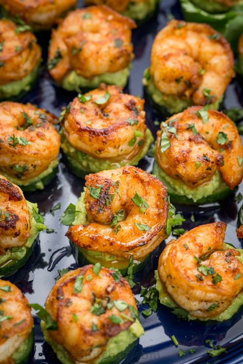 These shrimp appetizers have plump juicy cajun shrimp over creamy avocado on a crisp slice of cucumber. These shrimp cucumber bites are a delicious mouthful! | natashaskitchen.com Cucumber Shrimp, Shrimp Appetizers Easy, Avocado Appetizer, Shrimp Appetizer Recipes, Shrimp Appetizer, Avocado Cucumber, Cucumber Bites, Shrimp Appetizers, Shrimp Avocado