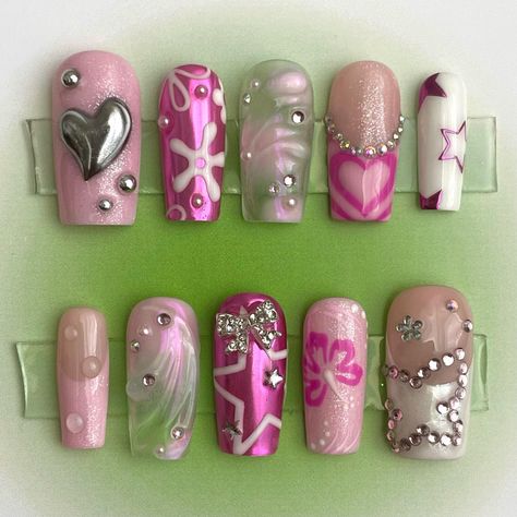 Y2k Barbie Nails, Barbie Press On Nails, Barbie Doll Nails, Doll Nails, Acrylic Nail Designs Coffin, Grunge Nails, Really Cute Nails, Crazy Nails, Nails Only