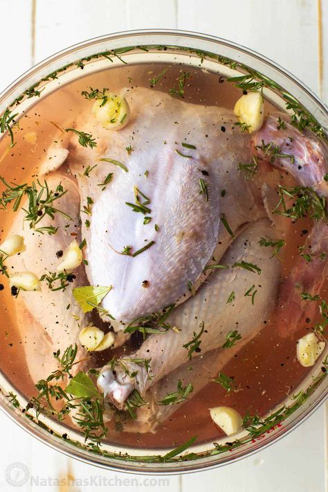 Turkey Brine Natashas Kitchen, How Long To Brine Turkey, Turkey Brine Recipes Easy, Brine For Chicken, Brining Turkey, Smoked Turkey Brine, Garlic Turkey, Best Turkey Brine, Easy Turkey Brine