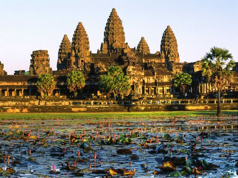 Siem Reap is the major tourist hub in Cambodia, as it is the closest city to the world famous temples of Angkor. Description from vietnamdhtravel.com. I searched for this on bing.com/images Koh Ker, Tonle Sap, Angkor Wat Temple, Torremolinos, Kampot, Relaxing Places, Siem Reap, Hindu Temple, Angkor Wat