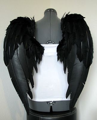 Danielle Hurley: Yes, Faux Feathers! Yes! Faux Feathers Diy, Faux Feathers, Fake Feathers Diy, Black Angel Costume, Dark Angel Wings, Dark Angel Costume, Angel Wings Costume, Cosplay Wings, Black Angel Wings