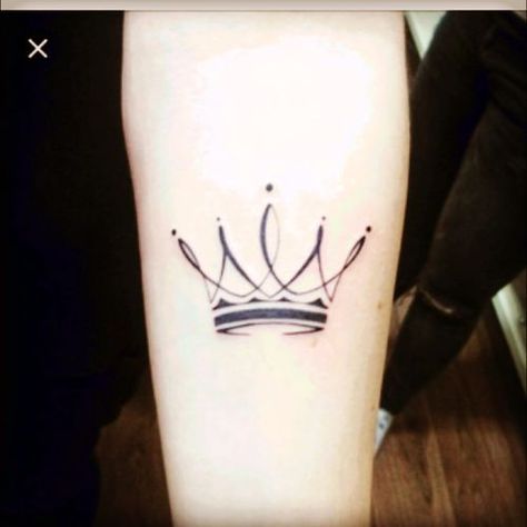 Crown Finger Tattoo, Tiara Tattoo, Couple Wrist Tattoos, Mommy Daughter Tattoos, Crown Tattoos For Women, Queen Crown Tattoo, Crown Tattoos, Crown Tattoo Design, Finger Tattoo For Women