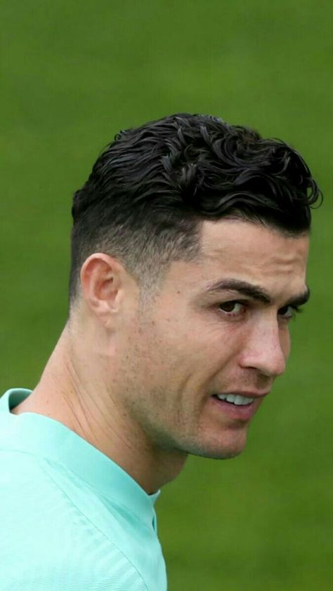 Cristiano Haircut, Ronaldo Hairstyle, Ronaldo Hair, Noodle Hair, Ronaldo Haircut, Ronaldo 9, Cristiano Ronaldo Style, Cr 7, Cristino Ronaldo