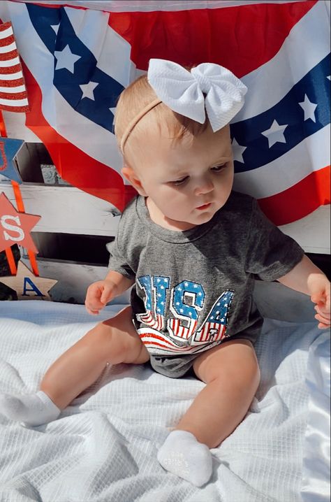 4th Of July Photo Shoot Baby, Fourth Of July Baby Photoshoot, Memorial Day Baby Photoshoot, Fourth Of July Baby Pictures, July Baby Photoshoot, 4th Of July Baby Pictures, Baby Growth Pictures, Summer Baby Pictures, Half Pictures